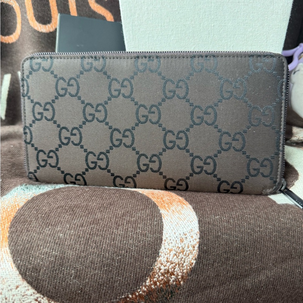 Gucci Brown Monogram Wallet EUC